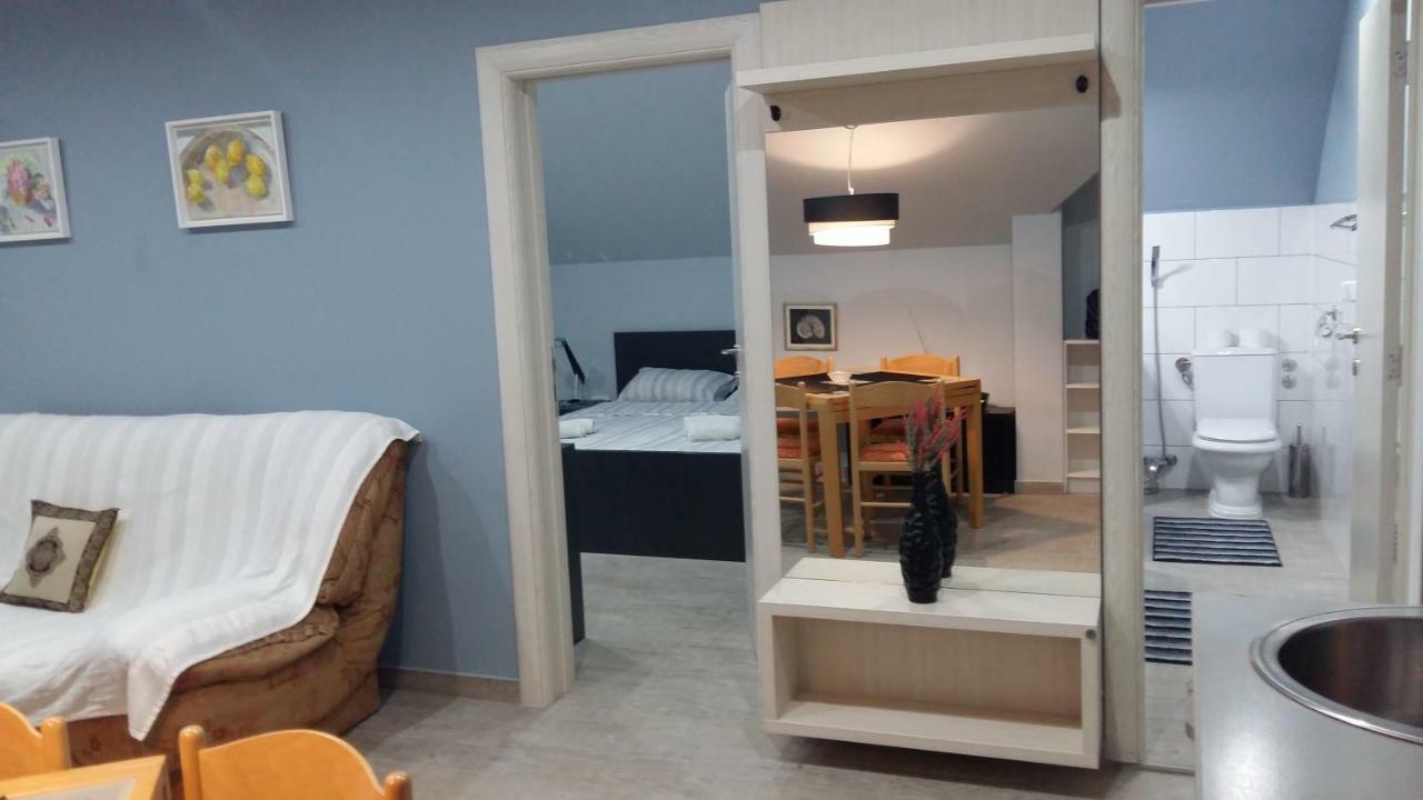 Apartments Sovran Vila Marija Prcanj Exterior photo