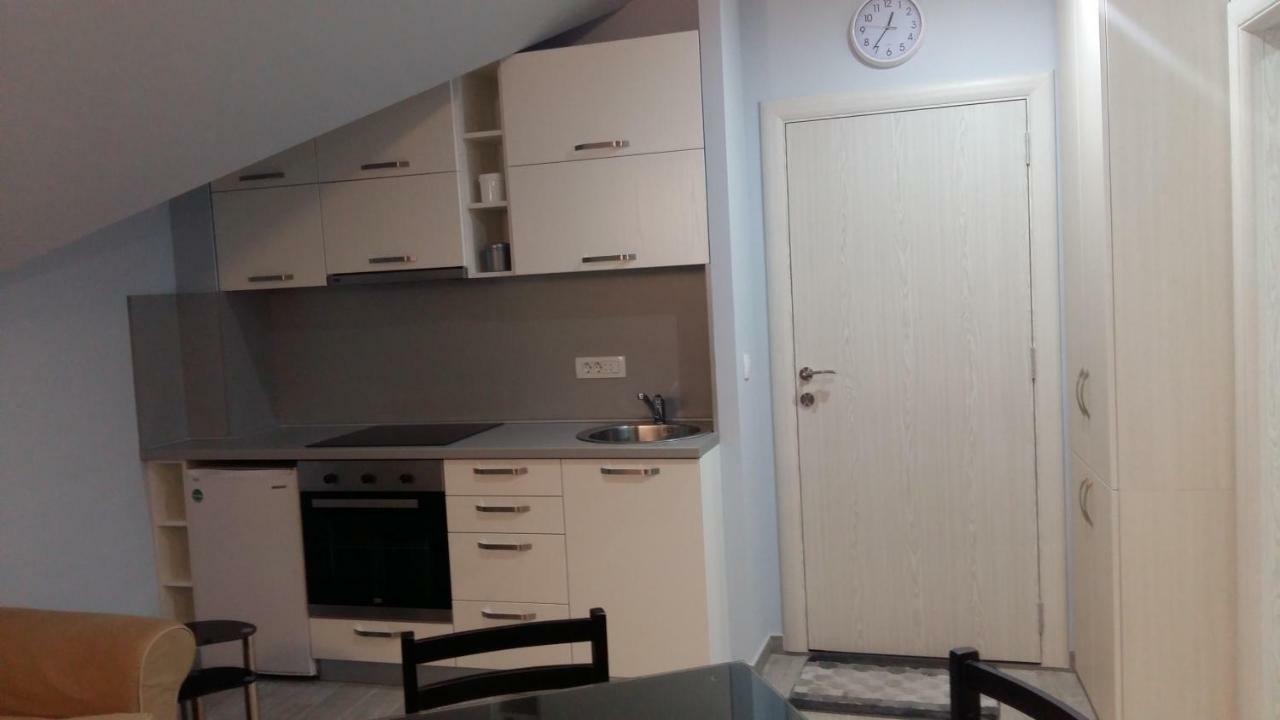 Apartments Sovran Vila Marija Prcanj Exterior photo